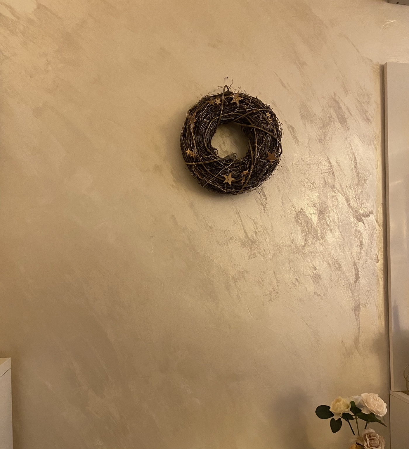 Detalj završene autorske zidne teksture Morene Begić